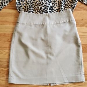 Banana Republic tan skirt